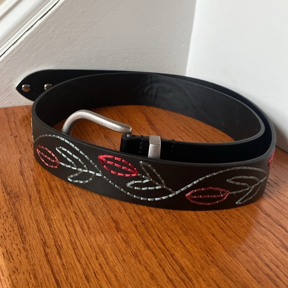Urban Outfitters embroidered western belt size L - Picture 3 of 7